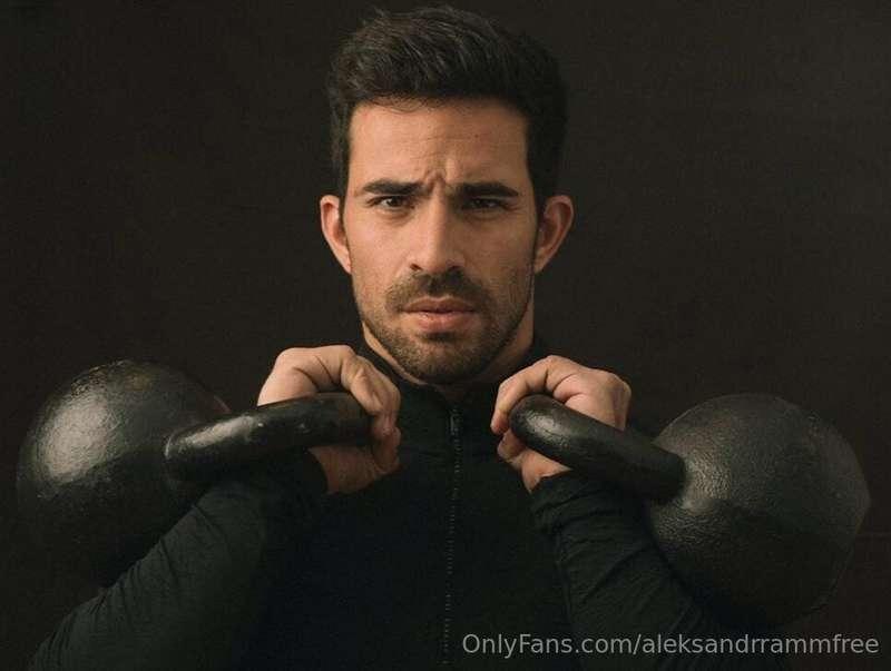 🤩 @nicolas.pro.sotelo👉Hello handsome!I want you to feel ever..