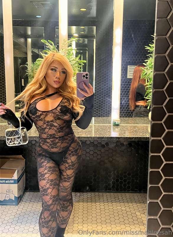 Do you like my outfit? 🥰