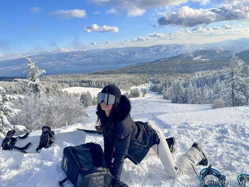 Who’s a little snow bunny.... {swipe for peek a boob}