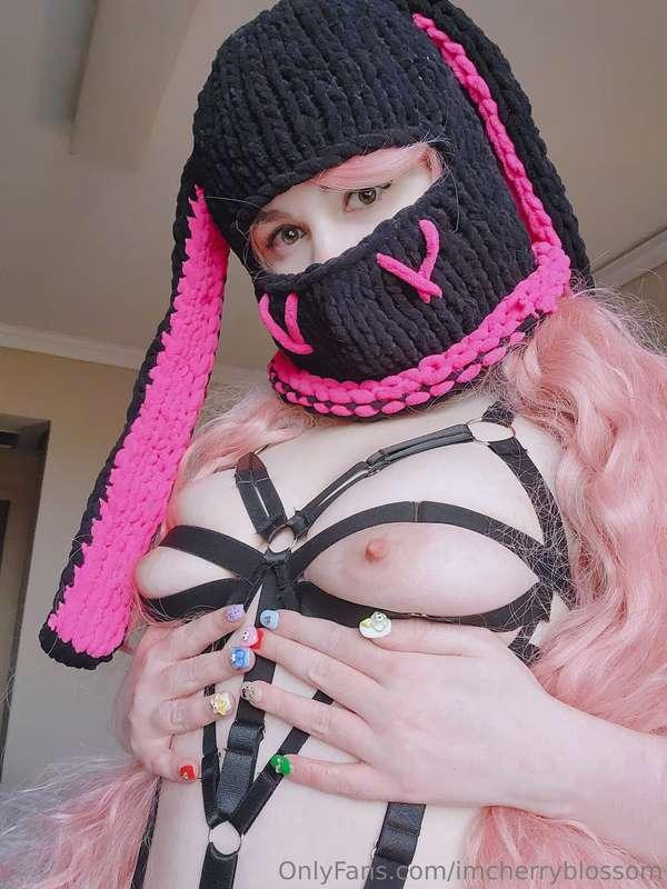 Hands up… and maybe on me 😈