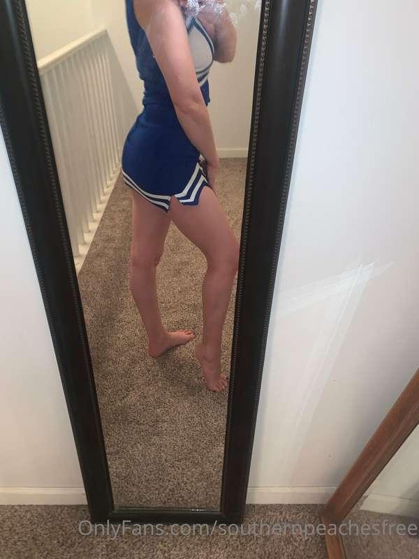 Decided to try on my old cheer uniform. In this set you will..