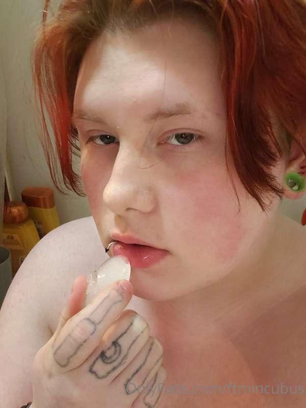 Imagine the ice was your dick 🥶