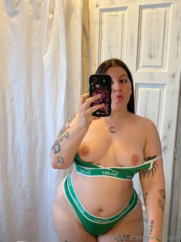 Like this photo and get a free gift😋😍