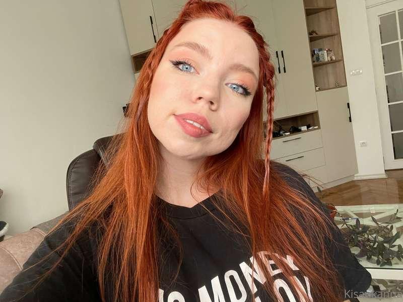 😈