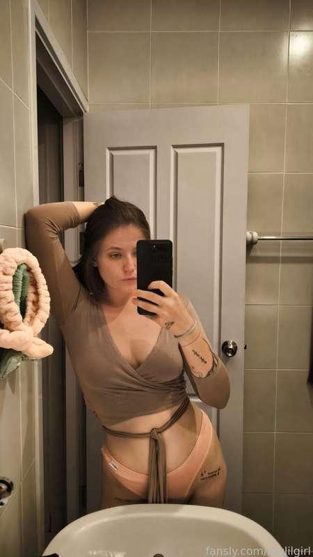 Tried on new clothes today, does it suit me?😊

#fyp #horny #cute #naked #girl #amateur #naughty #sexygirl #bigass #ass #tits #boobs #naturaltits
