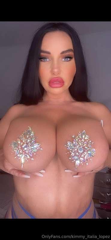 # Wondering why my fans are so cheap 🤔🥹 I see other girls ge..