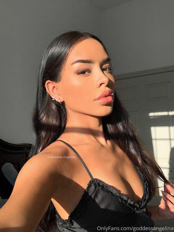 Come sleep with me 🖤