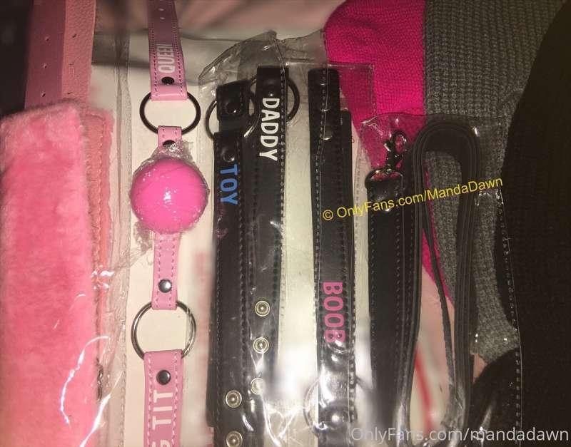 Our custom toys / accessories finally came in! Yay new conte..