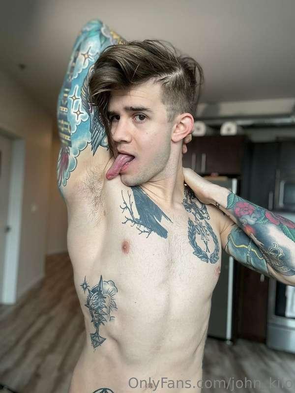 Any armpit and feet enjoyers?😘