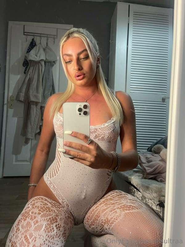Like for a kiss 😘