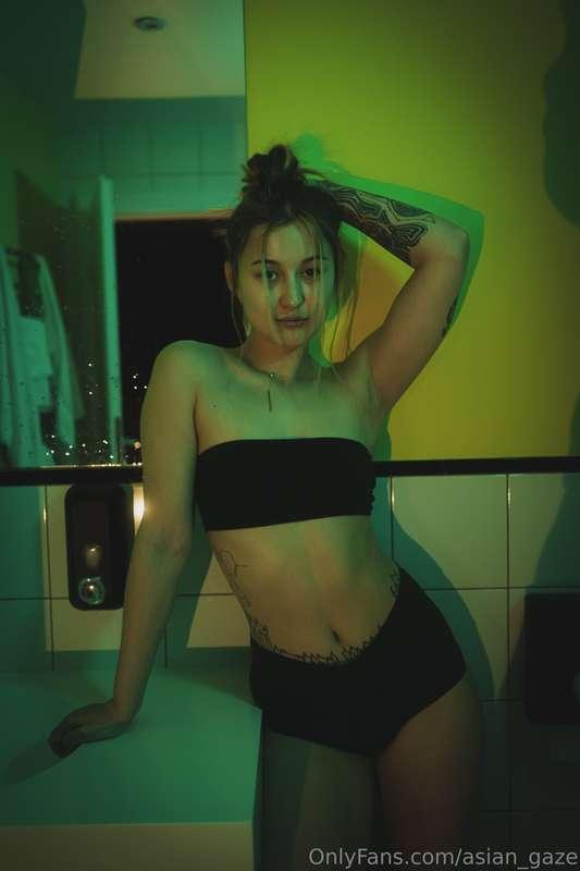 💋 This isn’t just a tease…It’s an invitation to something ho..