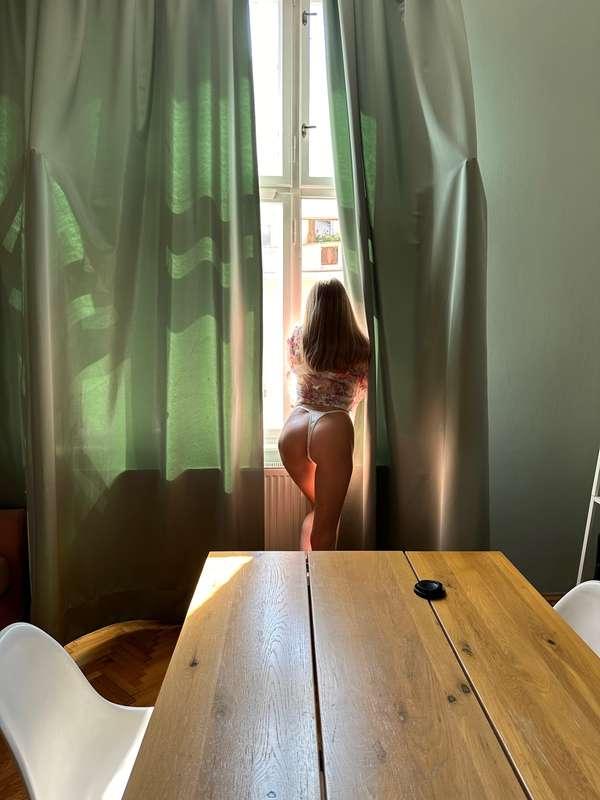 Do you like to be behind me?