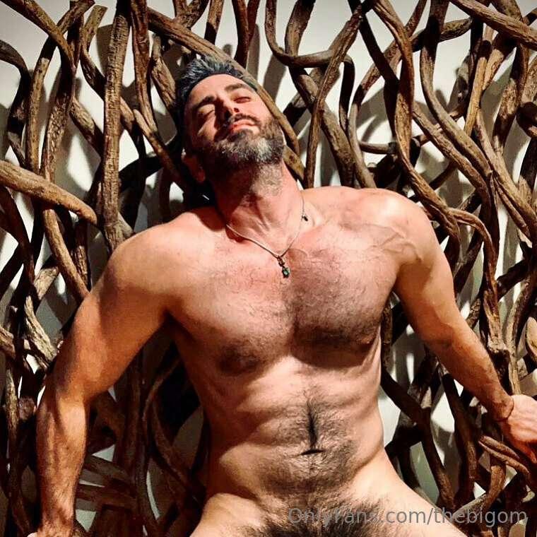 Some pics and vids from the past few weeks! The first part o..
