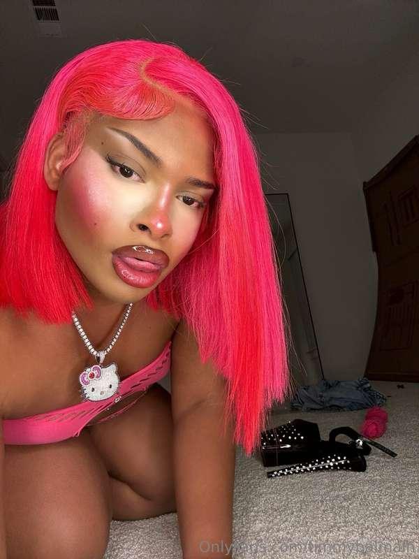 Just come kiss it… 🥺