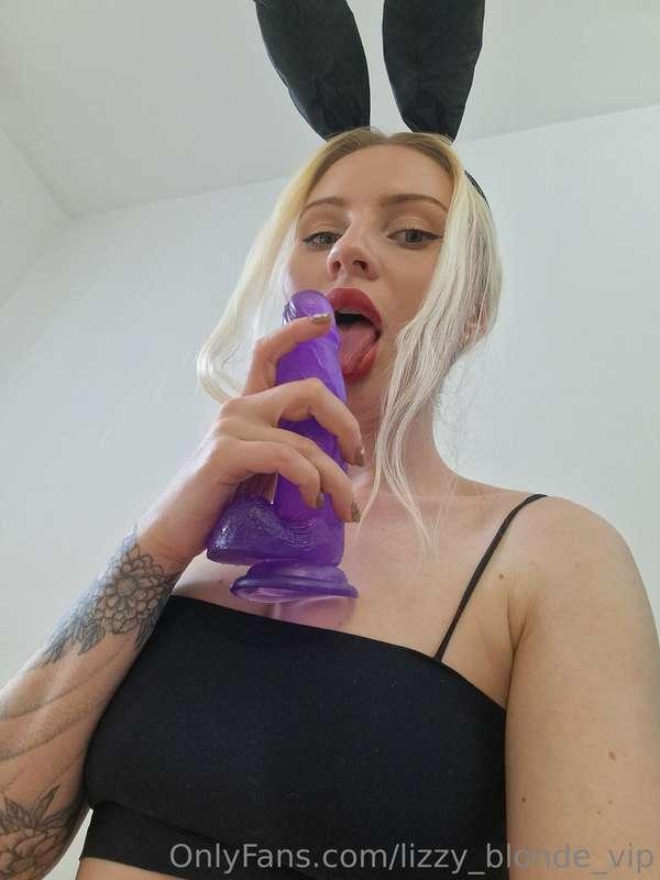 Oh FUCCK!! I have a wet gift here for you 😈 all for you 😘