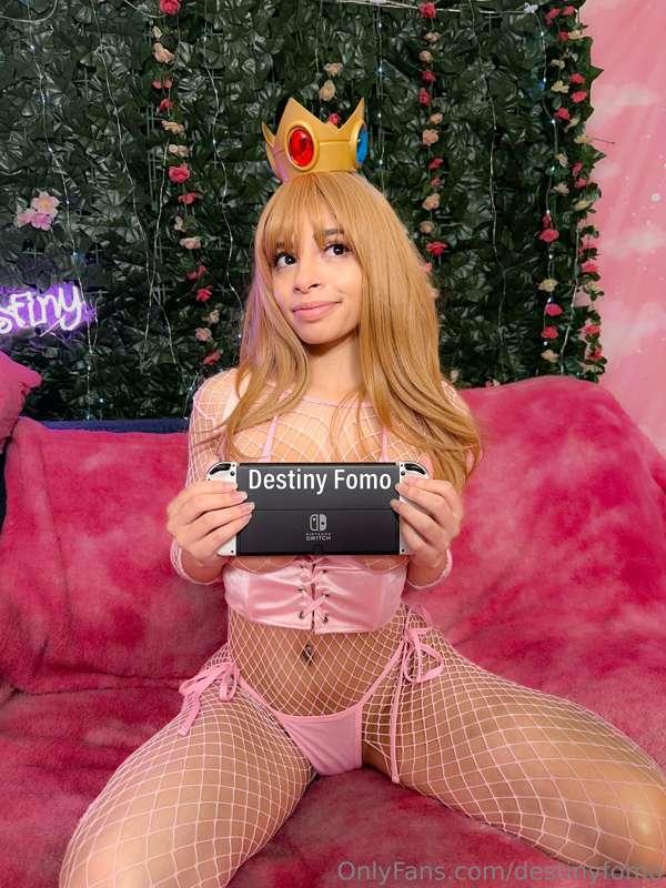 Swipe to move the switch 😜 I’m so excited for this 🍑 peach v..