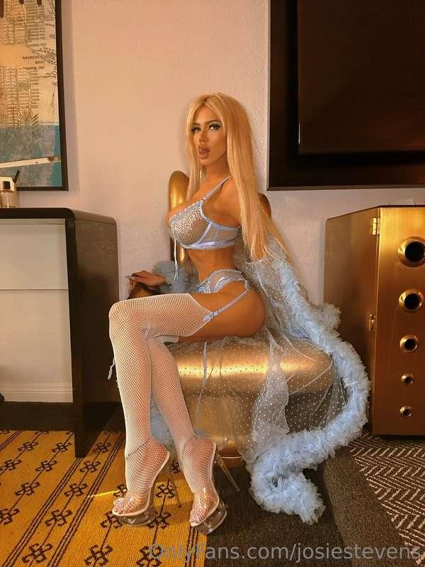 valley of the dolls 💙