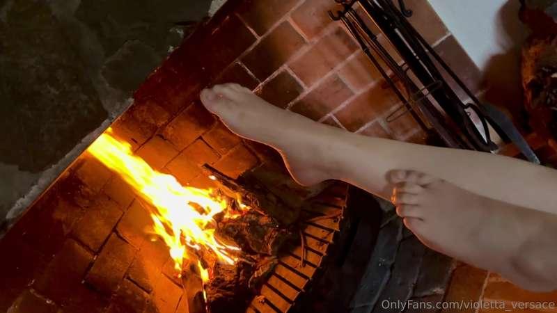 Hier ist noch platz am Kamin . Schönen Start ins WE