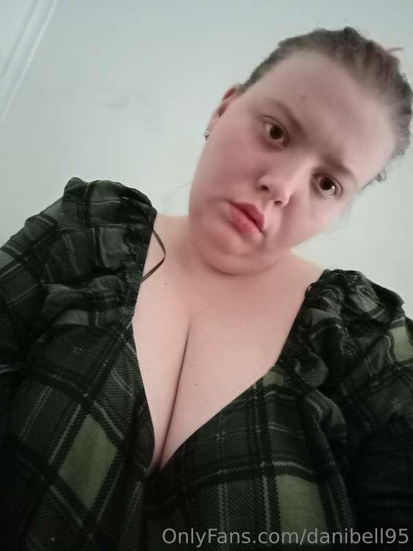 Feeling myself in my dress who wanna see me take it off