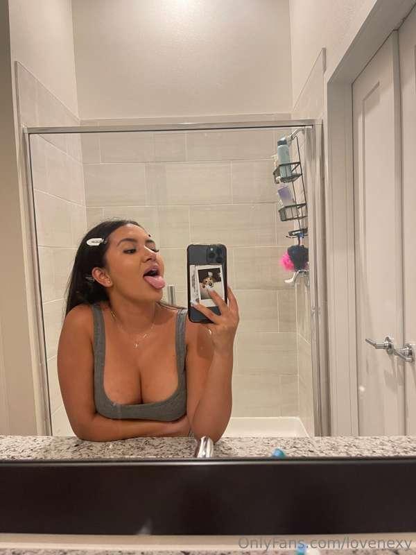 👅