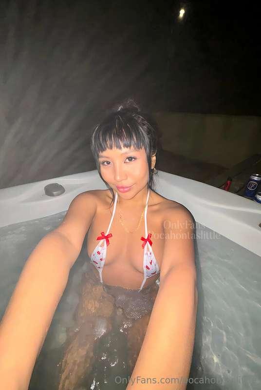 Do you prefer the jacuzzi or the bed?🙈💦