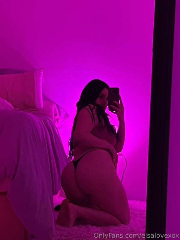 I took this pic thinking about you on your knees behind me 🤭