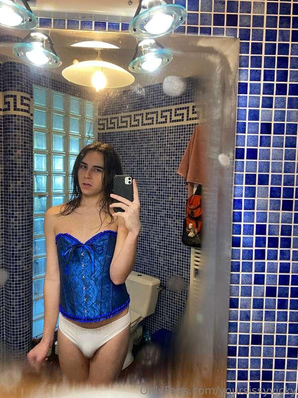 yoursissyvicky image #2