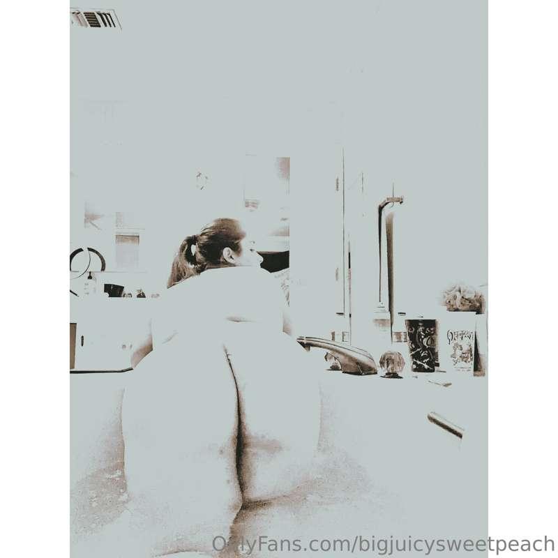 bigjuicysweetpeach image #0