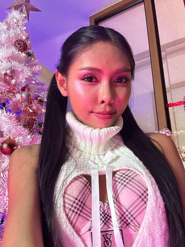 Santa, I’ve been very good… or have I? 🎁😈