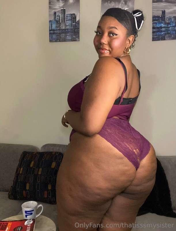 This bbw booty comes with stretch mark and cellulite baby 🤎🍑..