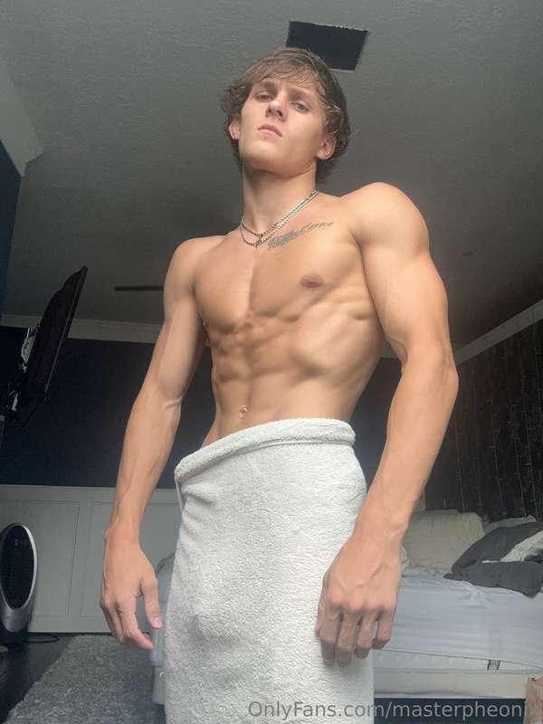 Post shower ;) ass bulge abs and pits boys