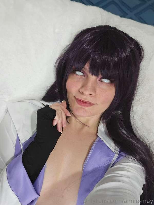 Watch as Hinata fingers her wet 😽 and guides the camera over..