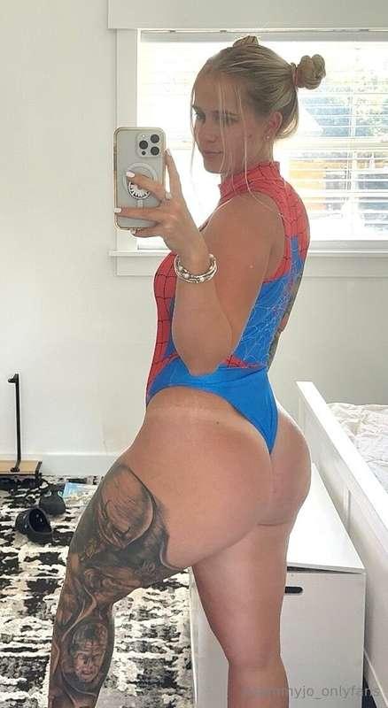 🕷️ who wants to watch me get fucked in this 😈