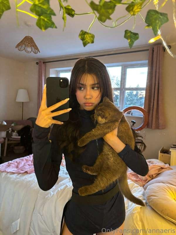 say hi to my pussy 