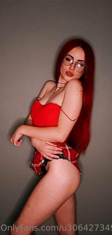 I look like Jessica Rabbit🐰💖