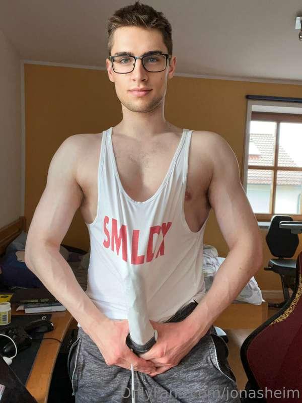 That’s why I workout at home and avoid public gyms 😭😂
