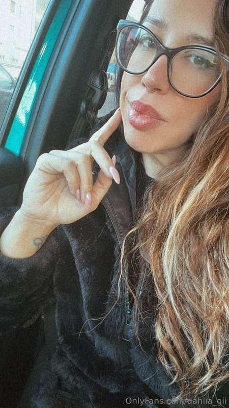 gettin ready for work😮‍💨
How was your day? 💋