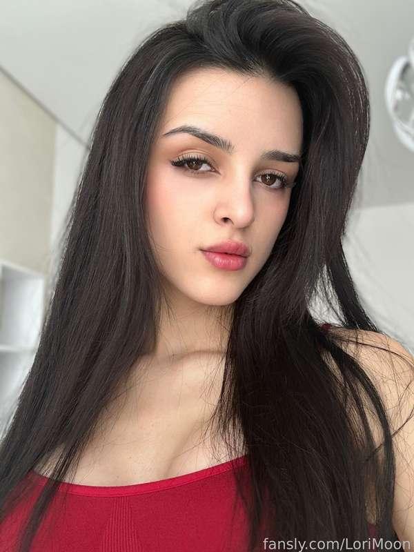 just a quick reminder that you need to spoil in order to enjoy a woman like Me




#brunette #bigtits #selfie #teen #fyp #18 #skinny #bigboobs #model #egirl