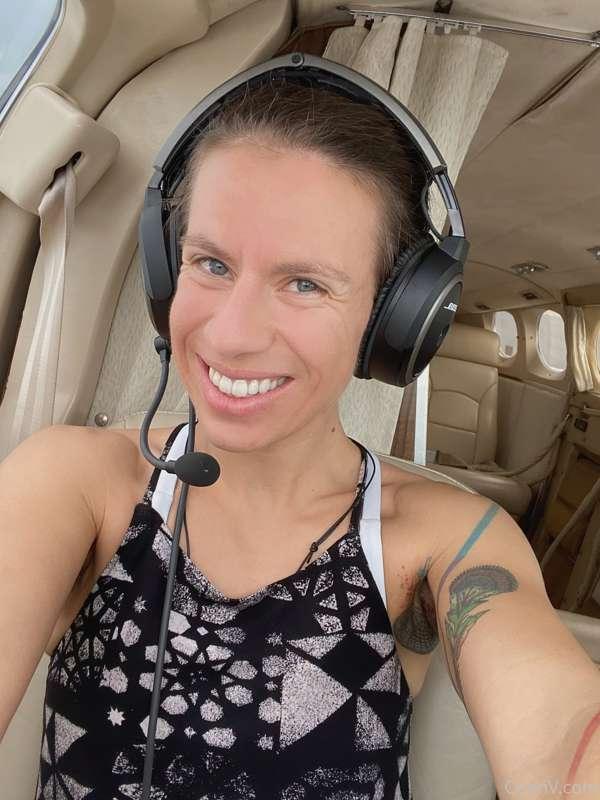Ciren’s newest lovers has a plane!