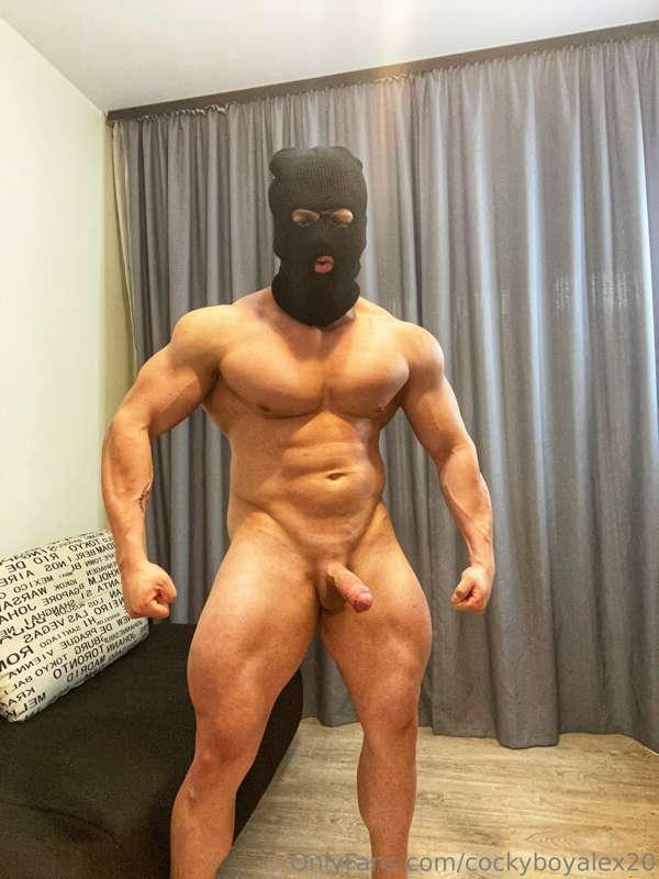 Hands up, take it in your mouth‼️😈