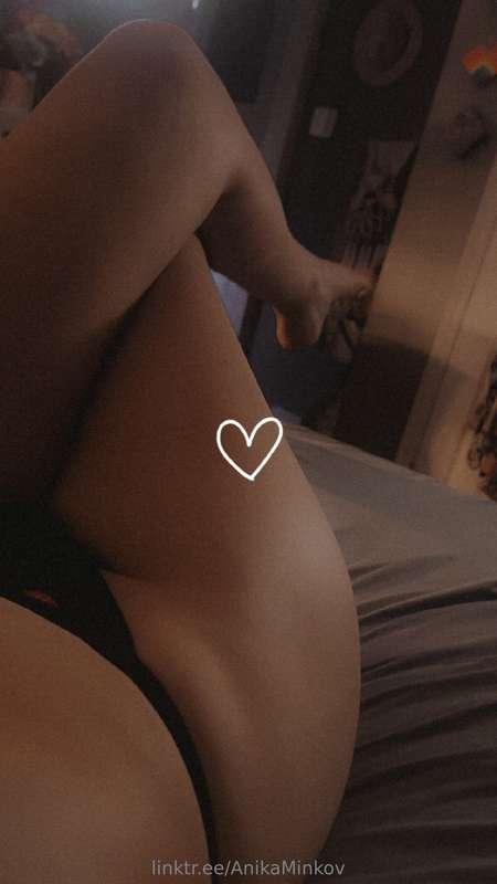 Who’s ready for a new naughty photoset? 😈