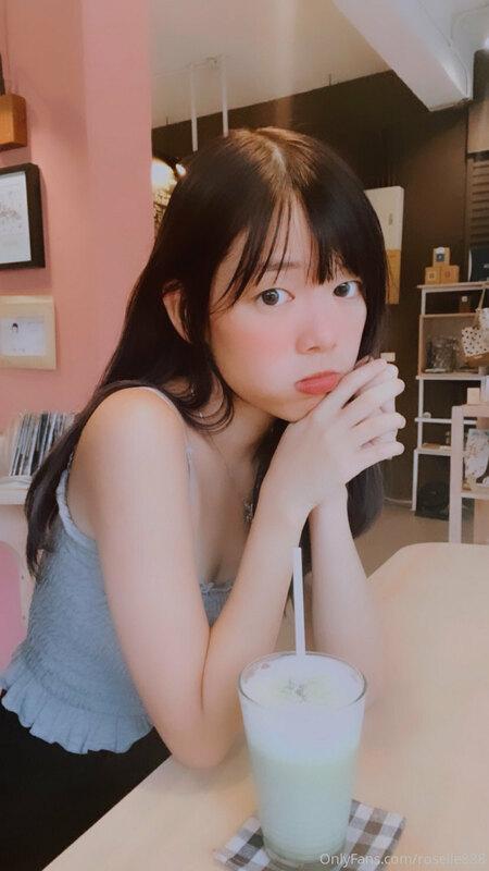 I’m very lonely tonight 🥺 Do you want to accompany me ？🥰 今晚好..