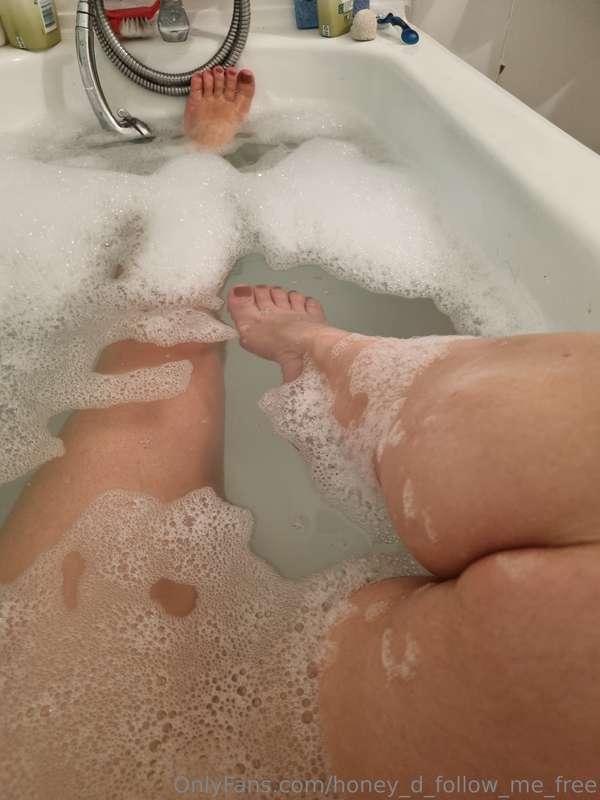 Would you like to see my face? Would you like to see my feet..