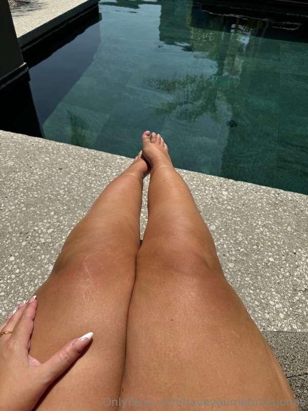 Tanned tights🥰
