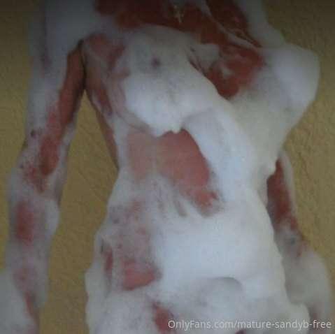 ** SOAPY MILF ***  Do you like bubbles? 💦 Get a FREE Video I..