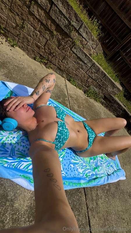 Wanna beat the heat with me? 💦