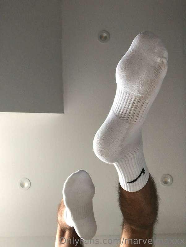 Feet on Friday 🦶🏼 Do u like Tennis socks?