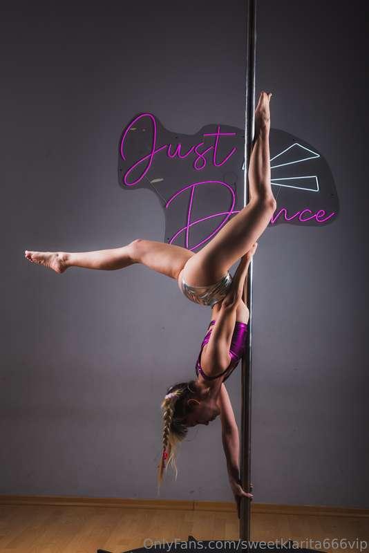 Did I tell you that a few months ago I started going to pole..