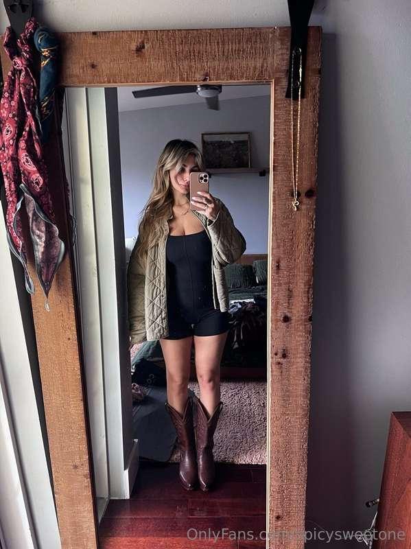 ready to ride🤠 yes the boots are staying on😈