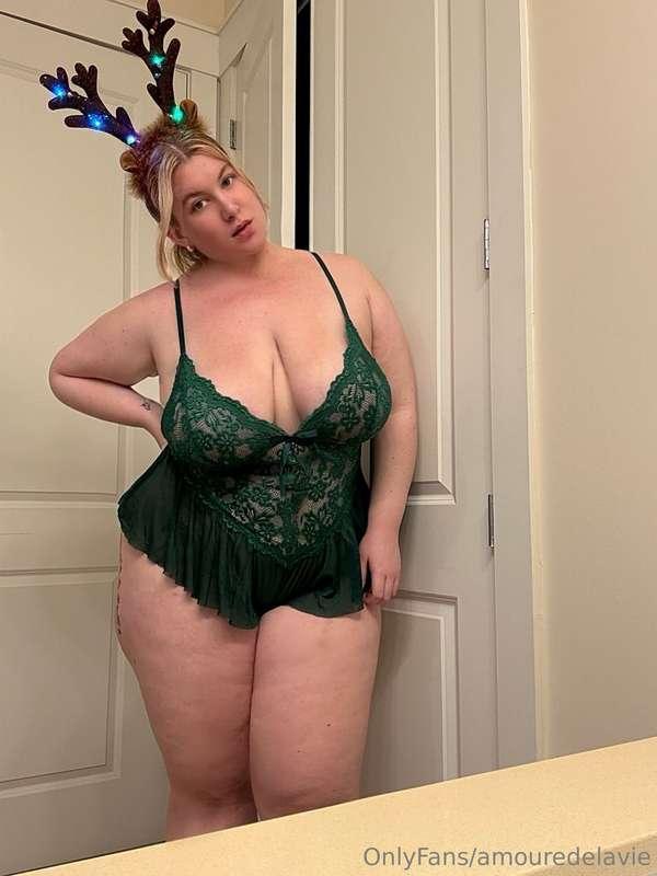 Wanna hitch a ride on this sexy reindeer? 😈🦌